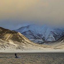 Siste kitesession f&oslash;r isen faller p&aring; plass.. Foto: Paal A. Lund. &Aring;kare: Rim Budas.