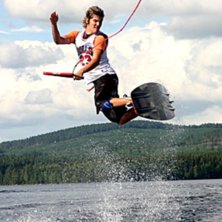 .... Foto: Neea. &Aring;kare: Jonas.