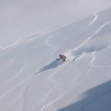 Midjedjupt puder och vi var helt ensamma...:). Foto: Nordis. &Aring;kare: Eric Gervais.