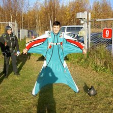Flyg en s&aring;nh&auml;r och du &auml;r fast ! . Foto: Jukka Ruha. &Aring;kare: Johan Str&ouml;m.