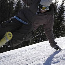 fr&aring;ga mig inte vad jag g&ouml;r, jag landa p&aring; skidor. Foto: Viktor K&auml;ttstr&ouml;m. &Aring;kare: Martin Bengtsson.