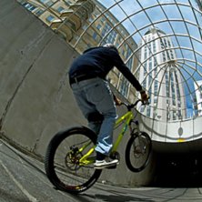 Foto: Simon Pont&eacute;r. &Aring;kare: Joakim Nilsson.