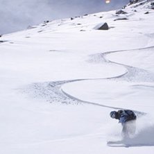 Fiona &auml;r ute och testar Hoht&auml;lli-face.. Foto: Kristian Tullh&ouml;g. &Aring;kare: Fiona.