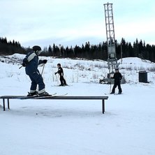 Jag p&aring; railet i hunflen . Foto: Adam dalsheim. &Aring;kare: Jonathan Gullarberg.