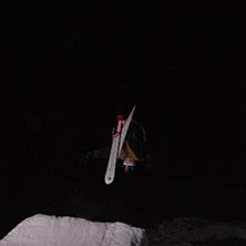 Frontflip. Foto: Robin Molin. &Aring;kare: Moses Nymark (jag).