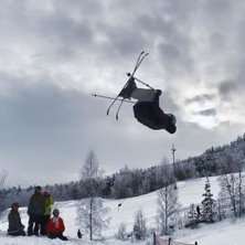 jag g&ouml;r en till backflip :P. Foto: erik olsson. &Aring;kare: simon andersson.