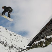Engelsm&auml;nnen kom ungef&auml;r h&auml;lften s&aring; h&ouml;gt!. Foto: Christoffer Engstr&ouml;m. &Aring;kare: Peter Engstr&ouml;m.