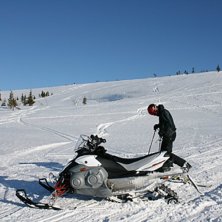 Tog skotern f&ouml;r att komma n&auml;rmare l&ouml;ssn&ouml;n :P. Foto: Polare. &Aring;kare: Jag.