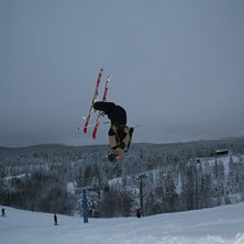 drar en feting till backflip. Foto: Sven Bogg. &Aring;kare: jag.
