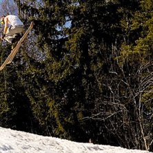 Pato drar runt med p&aring;l&auml;ggshand. Enkelt och vacke. Foto: Wolf H&ouml;rner. &Aring;kare: Patrik Nordholm.