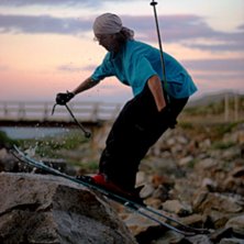 Jibbar p&aring; en sten p&aring; v&auml;g till fonna :D. Foto: Valter Olsson. &Aring;kare: Elov Olsson.