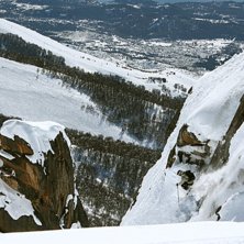 tim hoppar lite vid fina klippor. Foto: Erik Rasmusson. &Aring;kare: Tim Ekfeldt.