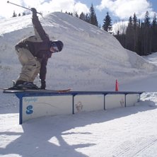 Tjohej jag vinkar till er. Foto: Junior. &Aring;kare: Oscar Owetz.