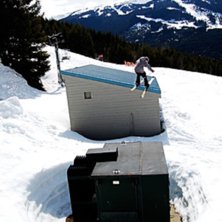 &Aring;kare: Anthony Boronowski, Roof Jib.