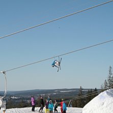 frontflipp . Foto: emil engvall. &Aring;kare: freddie grann.