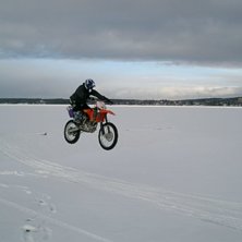 Issprickning kan vara skoj ibland:). Foto: Patrik Fors&eacute;ll. &Aring;kare: Joel Malmberg.