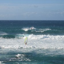 En masthog dag vid Hookipa. Robby var dar, JP var . Foto: Thomas Bostrom.