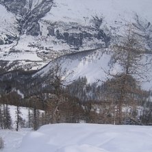 l&aring;ngt &aring;k genom skogen f&ouml;r att komma ner till by. Foto: H&aring;kan Lundholm.