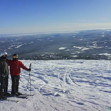 P&aring; toppen i Trysil. Foto: Sebastian Westman. &Aring;kare: Jakob och Johannes.