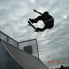 Robin dampar l&ouml;s i rampen . Foto: P&auml;r. &Aring;kare: Robin.