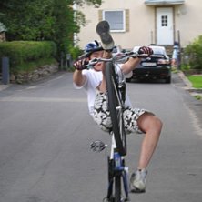 k special wheelie. Foto: sara ljungqist. &Aring;kare: martin setterberg.