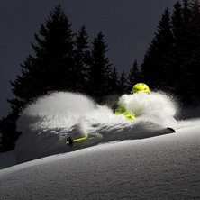 Tyv&auml;rr s&aring; f&ouml;rsvann Oscars goggels bakom sn&ouml;n... Foto: Mikael S&ouml;derberg. &Aring;kare: Oscar H&uuml;binette.