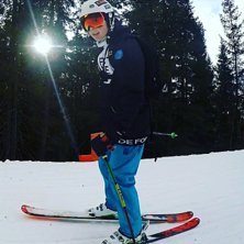 Dagen efter ramlade jag och slet av korsbandet.