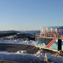 St&aring;rlende Sol!
Skyfri himmel , nykj&oslash;rte l&oslash;yper .