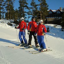 Under min s&auml;song som skidinstrukt&ouml;r p&aring; Romme Al. Foto: Peter. &Aring;kare: Johanna Lundgren, Thomas Axelsson, Linda Wid&eacute;n.