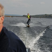 kul men faaaaan va kallt de va i &auml;lven. Foto: p&auml;r h&auml;ggstr&ouml;m. &Aring;kare: isabella gustafsson.