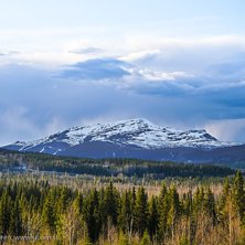Regn &ouml;ver &Aring;reskutan... Foto: Simon Sj&ouml;r&eacute;n www.sjoren.se. &Aring;kare: &Aring;reskutan.