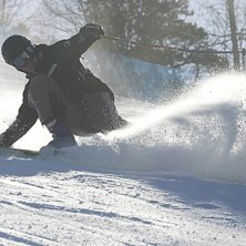 Instrukt&ouml;ren Emil hos Freeskiers i
full fart. Foto: Calle Paulin.