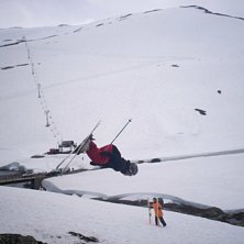 jag g&ouml;r b-flip!. &Aring;kare: oliver karlberg.