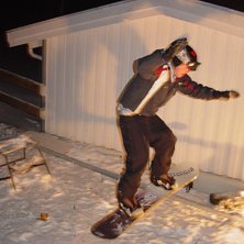 Hemma byggd rail p&aring; baksidan av v&aring;rat hus duger . Foto: calle hansson. &Aring;kare: Fredrik Bergstr&ouml;m.
