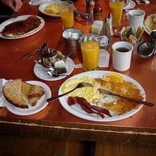 En riktig skid&aring;karfrukost!. Foto: Catharina Rydberg.