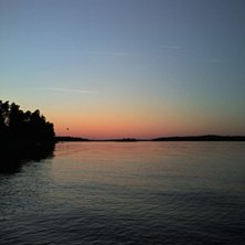 En fin solnedg&aring;ng &ouml;ver vattnet utanf&ouml;r Liding&ouml;. Foto: Cizzi Fredriksson.