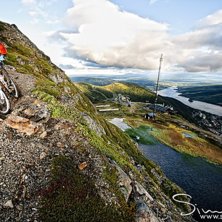 En h&aring;rd eftermiddag p&aring; Skutan med sn&ouml;, regn, bl. Foto: Simon Sj&ouml;r&eacute;n - www.sjoren.se. &Aring;kare: Kristian Axelsson.