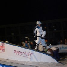 k&ouml;r 270, sw upp p&aring; sandviken rail jam.. Foto: brogge. &Aring;kare: Kim L&ouml;fgren.