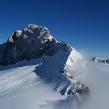 molnen l&aring;g som ett t&auml;cke under oss. Foto: Filip Giselsson.