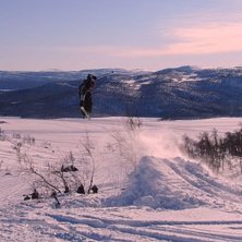 Halvrolig kick jag byggde p&aring; p&aring;sk. Tung landning. Foto: Kristoffer Stighall. &Aring;kare: Andr&eacute; Stighall.