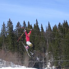 Jag p&aring; monoski utf&ouml;rande en d&ouml;dsf&ouml;raktande twe. Foto: Micke Bergfors. &Aring;kare: C M Ullman.