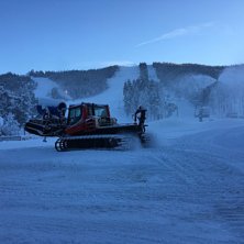Uken har startet med nysn&oslash; fra himmelen og kanone.