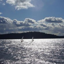 Lite f&ouml;rs&auml;songssurf p&aring; hemmavatten. Det var 6 a. Foto: Mats. &Aring;kare: Simon &Ouml;hrn &amp;amp; Tobias Lindell.