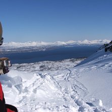 Mycket fin utsikt &ouml;ver fjord och fj&auml;ll. Foto: M&aring;rten Lundin. &Aring;kare: Andres Fransson, Anna (g&auml;st).