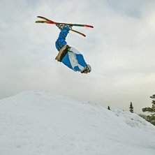 utstr&auml;ckt bak&aring;tvolt med kors. Foto: Superunknown. &Aring;kare: Jesper &amp;quot;jeppenator&amp;quot; Nor&eacute;n.