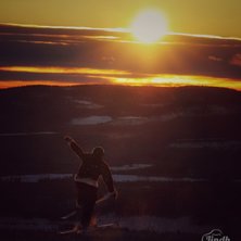 Hopp i solnedg&aring;ng. Bj&ouml;rnrike julen 2019
&Aring;kare .