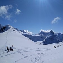 Ryggen och toppen p&aring; Bl&aring;nebba. Vid sol och p&aring;sk.