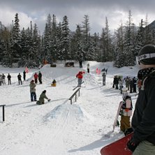 Foto: Jan Stala. &Aring;kare: JP is shredding hard in jeans.