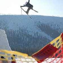 kom d&aring; in bakl&auml;nges och gorde en snurr p&aring; ett&aring;. Foto: Daniel R&ouml;nnb&auml;ck. &Aring;kare: Sante.
