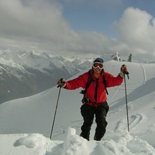 Joni n&auml;stan p&aring; toppen. Foto: Micke. &Aring;kare: Joni Lidberg.